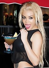 NN Gallery of a drunk blonde in Tight Leggins hiding her Bulge